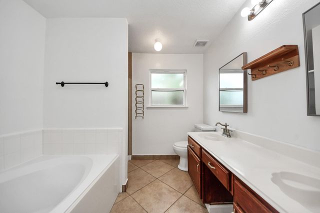 1702 Kemah Oaks Drive, Kemah, TX 77565