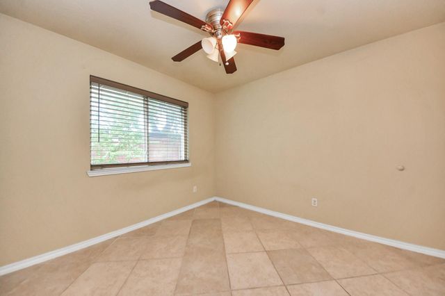 1702 Kemah Oaks Drive, Kemah, TX 77565