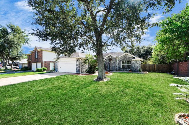 1702 Kemah Oaks Drive, Kemah, TX 77565