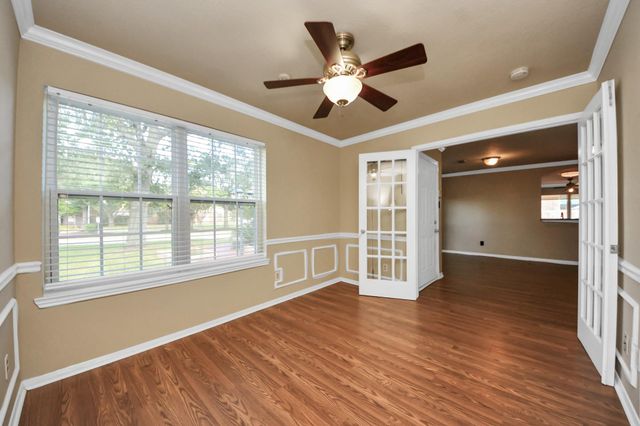 1702 Kemah Oaks Drive, Kemah, TX 77565