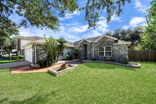 1702 Kemah Oaks Drive, Kemah, TX 77565