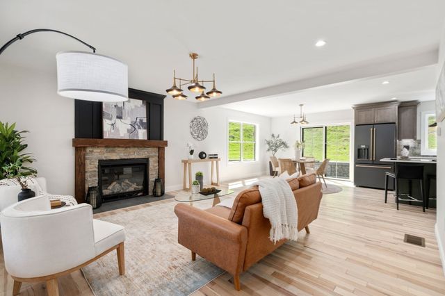 3052 Foster St, Palmer, MA 01069