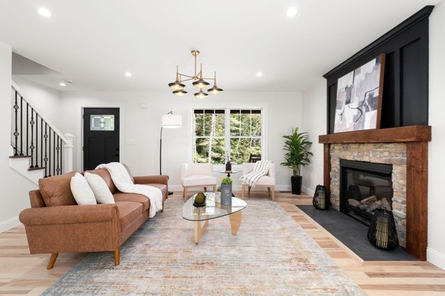 3052 Foster St, Palmer, MA 01069