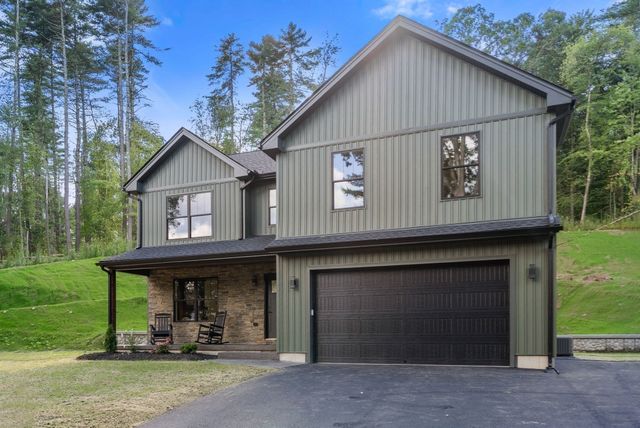 3052 Foster St, Palmer, MA 01069