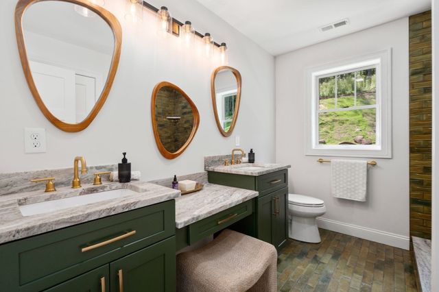 3052 Foster St, Palmer, MA 01069