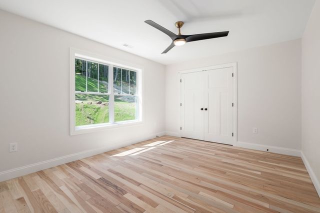3052 Foster St, Palmer, MA 01069
