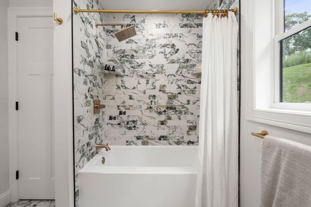 3052 Foster St, Palmer, MA 01069