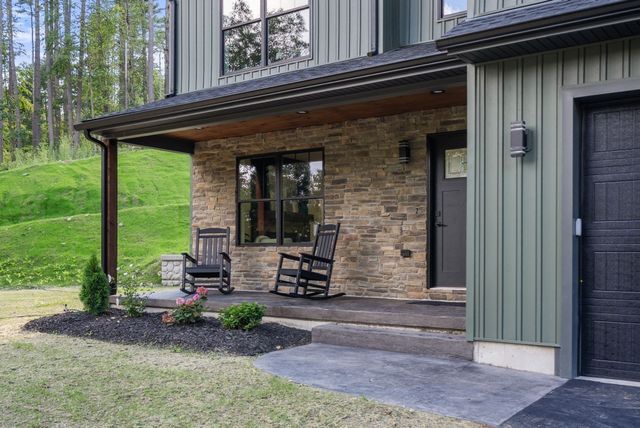 3052 Foster St, Palmer, MA 01069