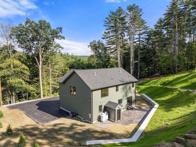 3052 Foster St, Palmer, MA 01069