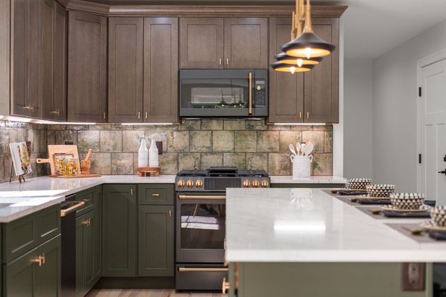 3052 Foster St, Palmer, MA 01069