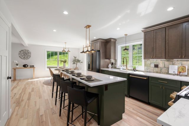 3052 Foster St, Palmer, MA 01069