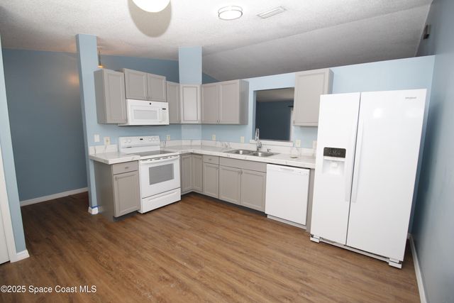 399 Fluvia Avenue SE, Palm Bay, FL 32909