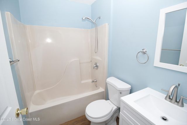 399 Fluvia Avenue SE, Palm Bay, FL 32909
