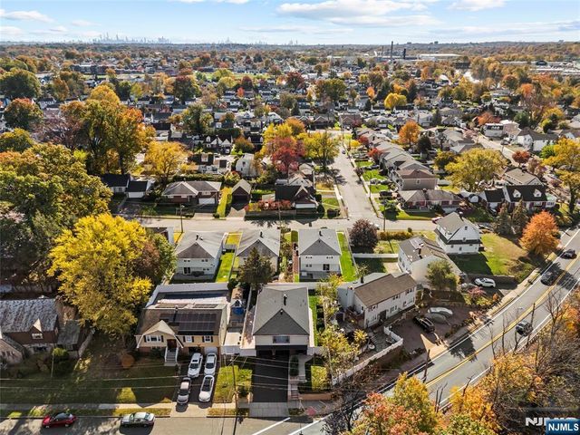 2 Elmwood Terrace, Elmwood Park, NJ 07407