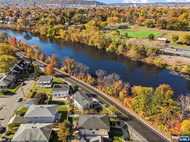 2 Elmwood Terrace, Elmwood Park, NJ 07407