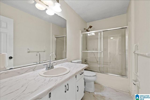 9577 EASTPOINTE CIRCLE, Birmingham, AL 35217