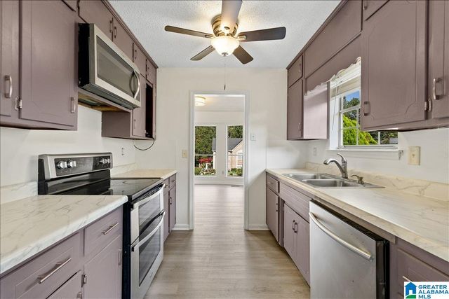 9577 EASTPOINTE CIRCLE, Birmingham, AL 35217