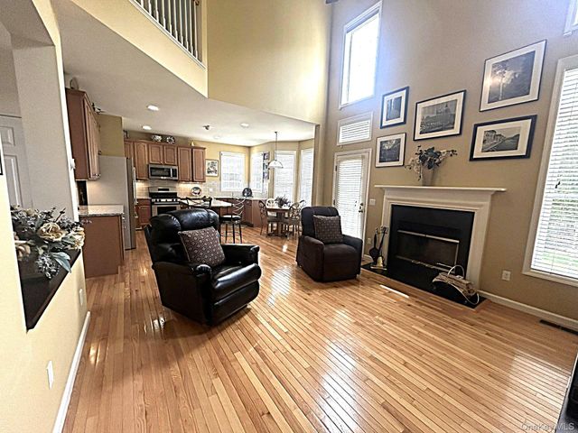 10 Limerick Court, White Plains, NY 10603