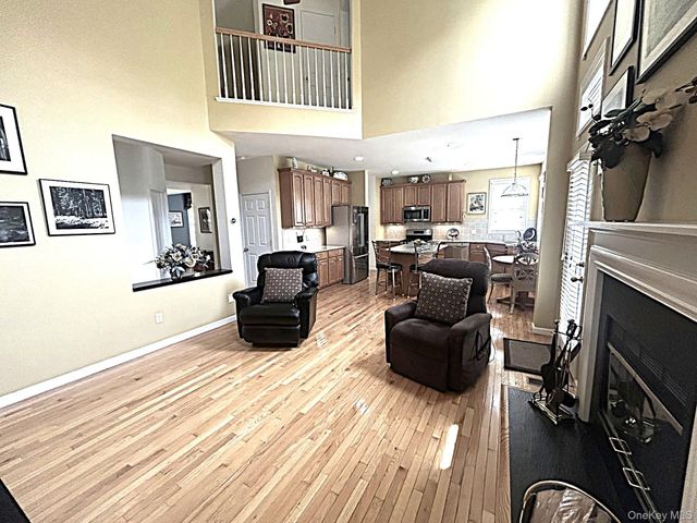 10 Limerick Court, White Plains, NY 10603