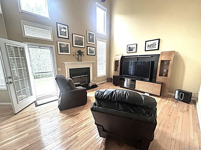 10 Limerick Court, White Plains, NY 10603