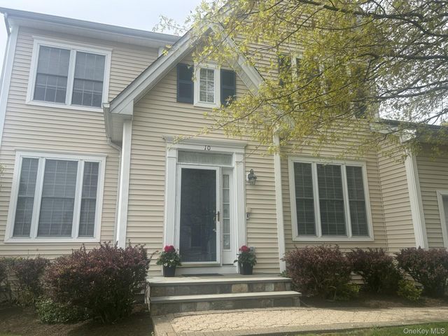 10 Limerick Court, White Plains, NY 10603