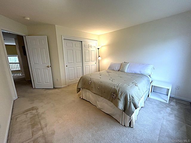 10 Limerick Court, White Plains, NY 10603
