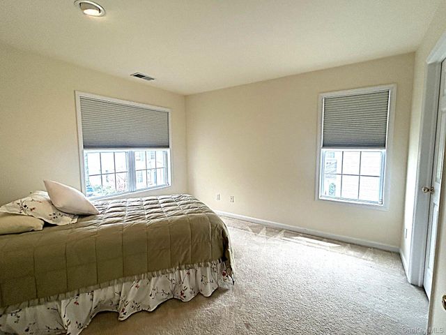 10 Limerick Court, White Plains, NY 10603