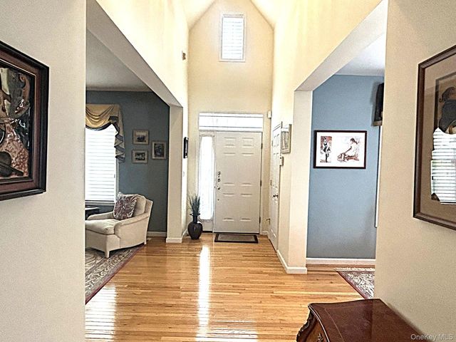 10 Limerick Court, White Plains, NY 10603
