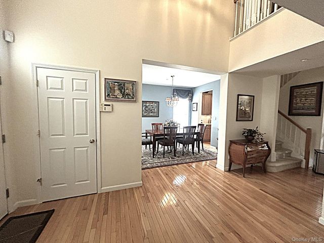 10 Limerick Court, White Plains, NY 10603