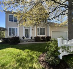 10 Limerick Court, White Plains, NY 10603
