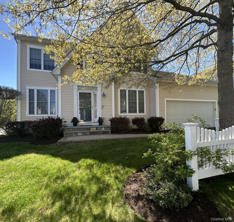 10 Limerick Court, White Plains, NY 10603