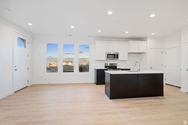 11248 S SILVER POND DR, South Jordan, UT 84009