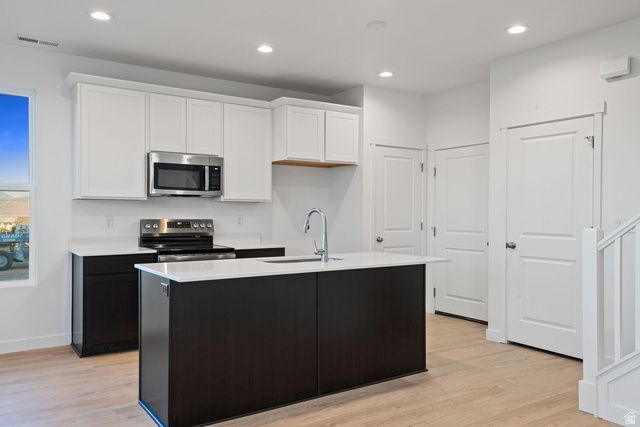 11248 S SILVER POND DR, South Jordan, UT 84009
