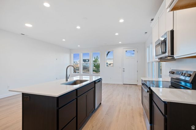 11248 S SILVER POND DR, South Jordan, UT 84009