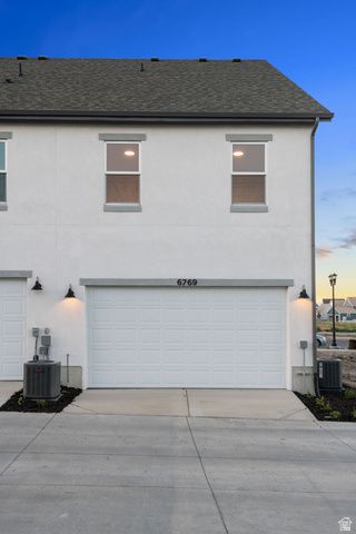 11248 S SILVER POND DR, South Jordan, UT 84009
