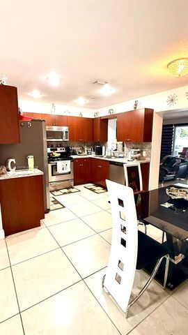 2800 NW 173rd Ter, Miami Gardens, FL 33056