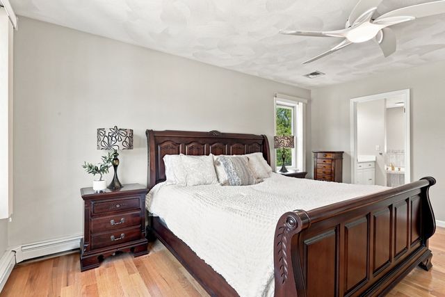 9 Sullivan Cir, Stoneham, MA 02180