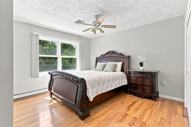9 Sullivan Cir, Stoneham, MA 02180