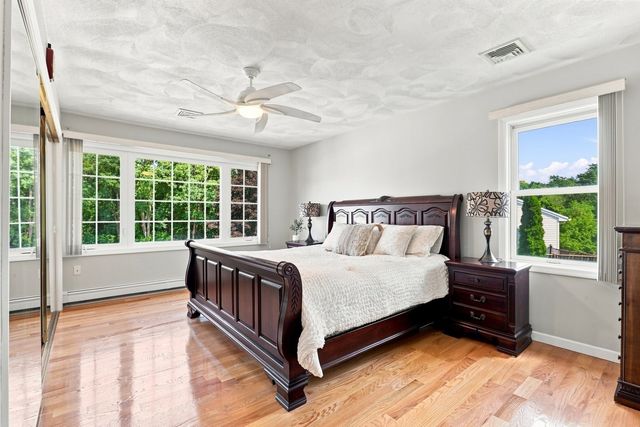 9 Sullivan Cir, Stoneham, MA 02180