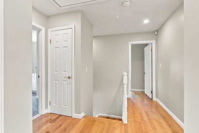 9 Sullivan Cir, Stoneham, MA 02180