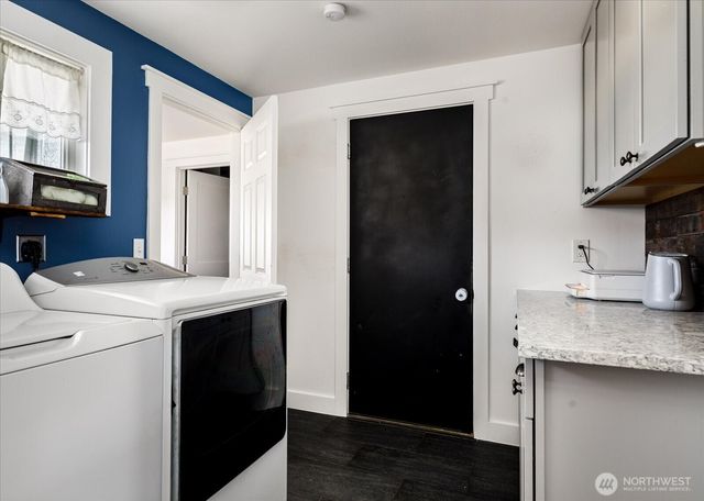 1440 NE 7th Place, Oak Harbor, WA 98277