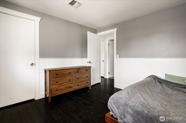 1440 NE 7th Place, Oak Harbor, WA 98277