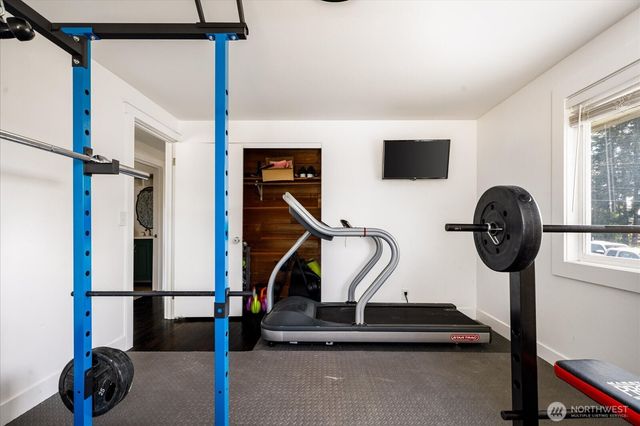 1440 NE 7th Place, Oak Harbor, WA 98277