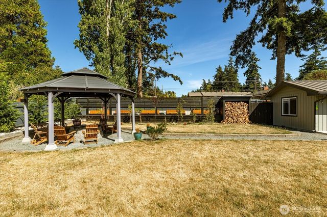 1440 NE 7th Place, Oak Harbor, WA 98277