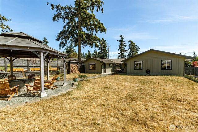 1440 NE 7th Place, Oak Harbor, WA 98277