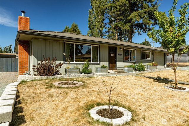 1440 NE 7th Place, Oak Harbor, WA 98277