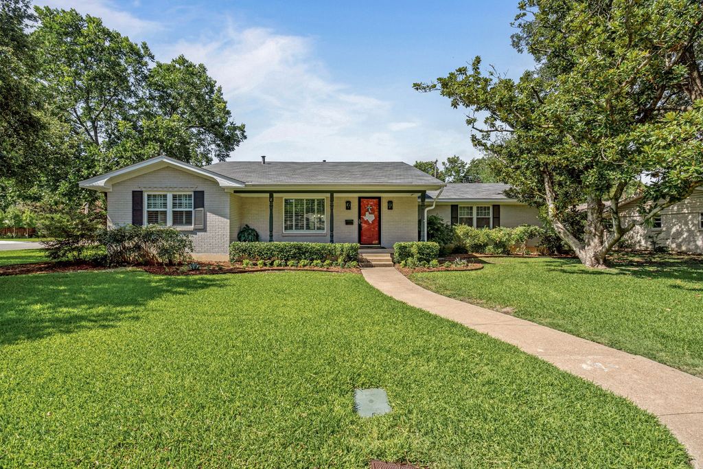 4301 Bilglade Road, Fort Worth, TX 76109