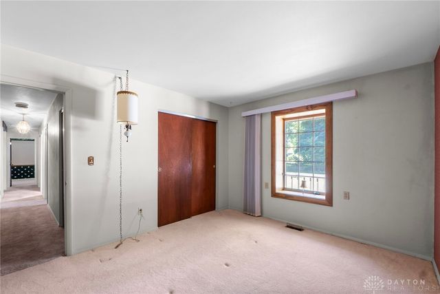 156 Mark Lane, Fairborn, OH 45324