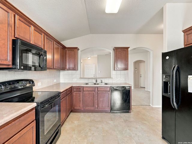 550 Briggs Dr, New Braunfels, TX 78130