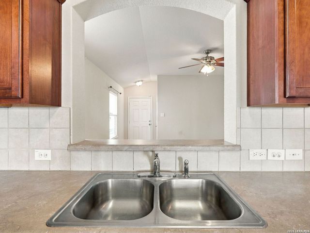 550 Briggs Dr, New Braunfels, TX 78130